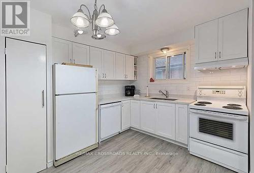 3 Horton Boulevard, Toronto (Eglinton East), ON - Indoor Photo Showing Kitchen