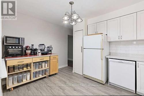 3 Horton Boulevard, Toronto (Eglinton East), ON - Indoor Photo Showing Kitchen