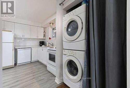 3 Horton Boulevard, Toronto (Eglinton East), ON - Indoor Photo Showing Laundry Room