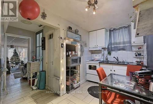 3 Horton Boulevard, Toronto (Eglinton East), ON - Indoor Photo Showing Kitchen With Double Sink