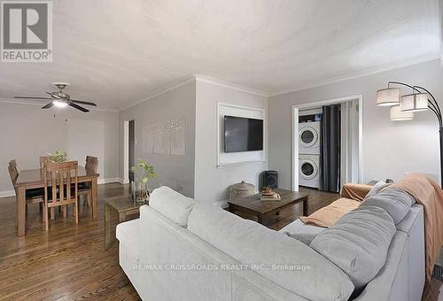 3 Horton Boulevard, Toronto (Eglinton East), ON - Indoor Photo Showing Living Room