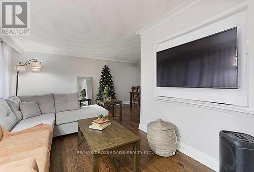 3 Horton Boulevard, Toronto (Eglinton East), ON - Indoor Photo Showing Living Room