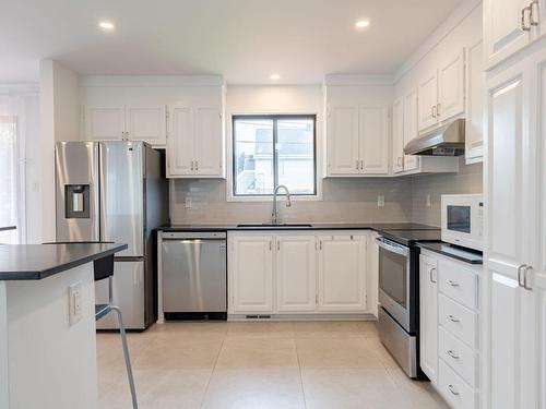 Cuisine - 137 Rue Terry-Fox, Kirkland, QC - Indoor Photo Showing Kitchen With Upgraded Kitchen