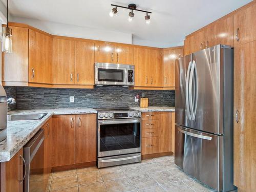 Kitchen - 36  - 38 Rue Des Grands-Ducs, Lavaltrie, QC - Indoor Photo Showing Kitchen With Upgraded Kitchen