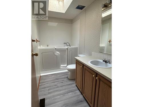 4980 Landon Road Unit# 5, Ashcroft, BC - Indoor Photo Showing Bathroom