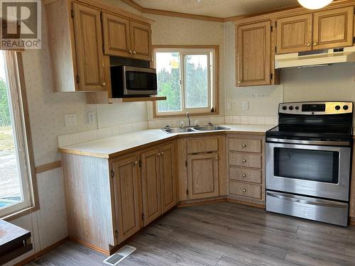 4980 Landon Road Unit# 5, Ashcroft, BC - Indoor Photo Showing Kitchen With Double Sink