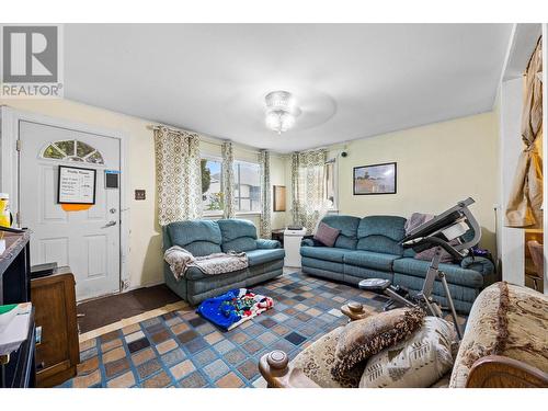 234 Fairview Avenue, Kamloops, BC - Indoor Photo Showing Living Room