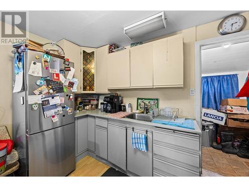 234 Fairview Avenue, Kamloops, BC - Indoor Photo Showing Kitchen