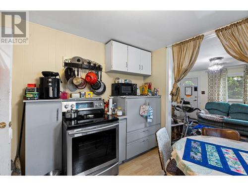 234 Fairview Avenue, Kamloops, BC - Indoor Photo Showing Kitchen