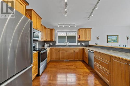 1231 10Th Street Sw Unit# 36, Salmon Arm, BC - Indoor Photo Showing Kitchen