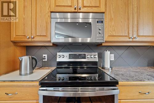 1231 10Th Street Sw Unit# 36, Salmon Arm, BC - Indoor Photo Showing Kitchen