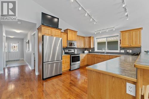 1231 10Th Street Sw Unit# 36, Salmon Arm, BC - Indoor Photo Showing Kitchen