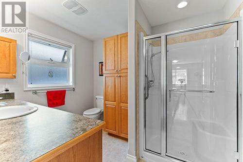 1231 10Th Street Sw Unit# 36, Salmon Arm, BC - Indoor Photo Showing Bathroom