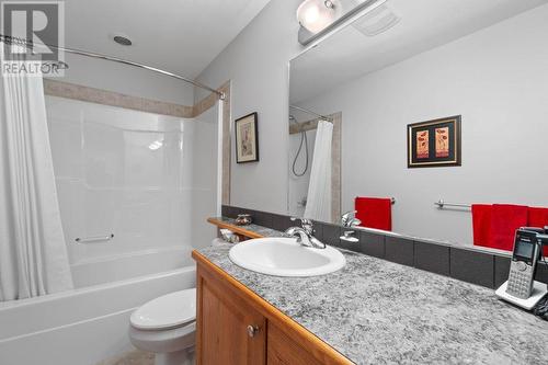 1231 10Th Street Sw Unit# 36, Salmon Arm, BC - Indoor Photo Showing Bathroom