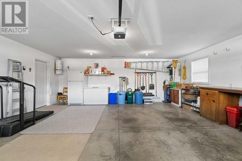 1231 10Th Street Sw Unit# 36, Salmon Arm, BC - Indoor Photo Showing Garage