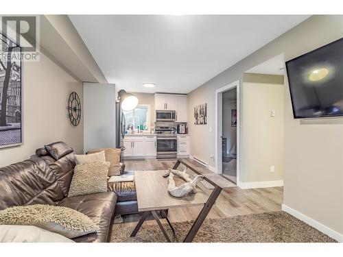 245 Summer Wood Drive, Kelowna, BC - Indoor Photo Showing Living Room