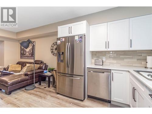 245 Summer Wood Drive, Kelowna, BC - Indoor Photo Showing Kitchen