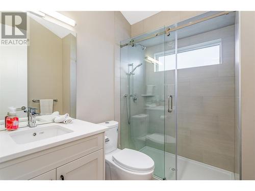 245 Summer Wood Drive, Kelowna, BC - Indoor Photo Showing Bathroom