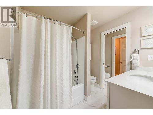 575 Sutherland Avenue Unit# 218, Kelowna, BC - Indoor Photo Showing Bathroom