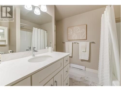 575 Sutherland Avenue Unit# 218, Kelowna, BC - Indoor Photo Showing Bathroom