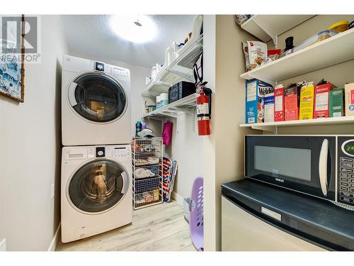 575 Sutherland Avenue Unit# 218, Kelowna, BC - Indoor Photo Showing Laundry Room