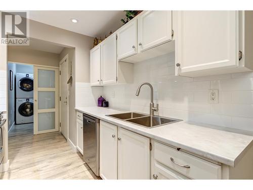 575 Sutherland Avenue Unit# 218, Kelowna, BC - Indoor Photo Showing Kitchen With Double Sink