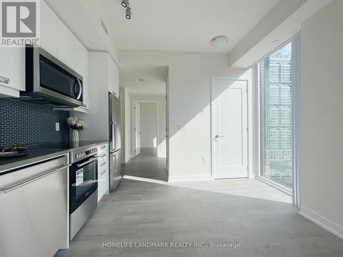 1701 - 99 John Street, Toronto (Waterfront Communities), ON - Indoor Photo Showing Kitchen