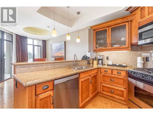 1288 Water Street Unit# 251 (C3), Kelowna, BC - Indoor Photo Showing Kitchen With Double Sink