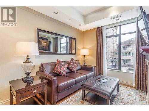 1288 Water Street Unit# 251 (C3), Kelowna, BC - Indoor Photo Showing Living Room