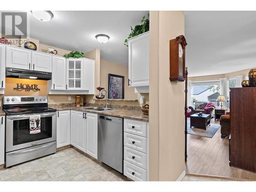 3283 Casorso Road Unit# 108, Kelowna, BC - Indoor Photo Showing Kitchen