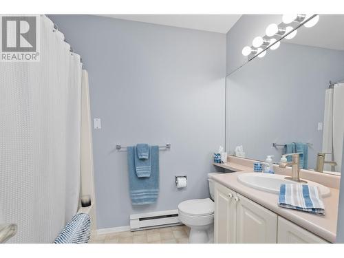 3283 Casorso Road Unit# 108, Kelowna, BC - Indoor Photo Showing Bathroom