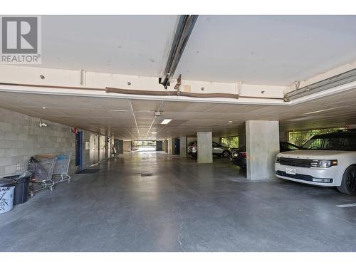 3283 Casorso Road Unit# 108, Kelowna, BC - Indoor Photo Showing Garage