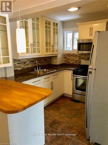 303 Wolfe Street, London, ON - Indoor Photo Showing Kitchen