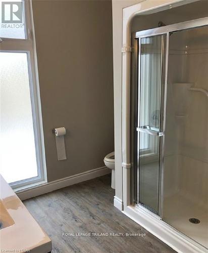 303 Wolfe Street, London, ON - Indoor Photo Showing Bathroom