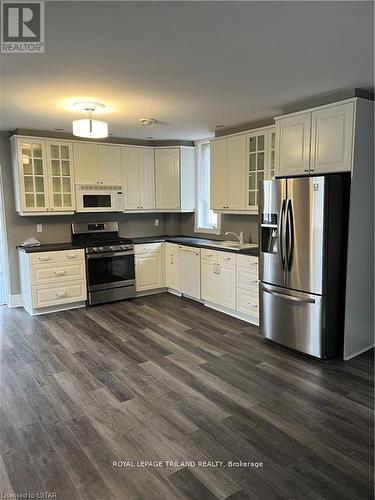 303 Wolfe Street, London, ON - Indoor Photo Showing Kitchen