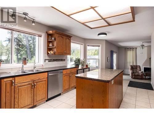 3971 Lakevale Place, Kelowna, BC - Indoor Photo Showing Kitchen With Double Sink