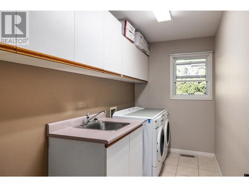 3971 Lakevale Place, Kelowna, BC - Indoor Photo Showing Laundry Room