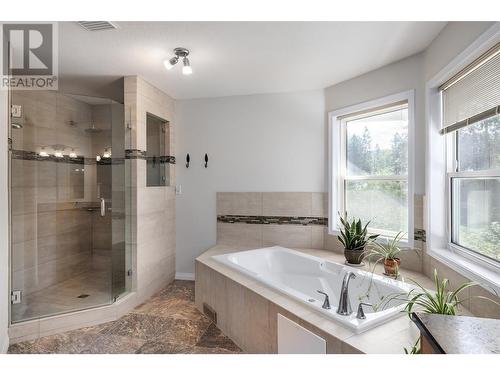 3971 Lakevale Place, Kelowna, BC - Indoor Photo Showing Bathroom