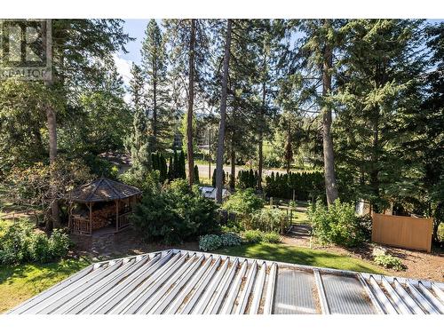 3971 Lakevale Place, Kelowna, BC - Outdoor