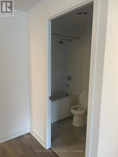 1018 - 35 Tubman Avenue, Toronto (Regent Park), ON - Indoor Photo Showing Bathroom