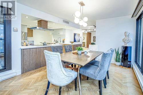 1401 - 65 Harbour Square, Toronto (Waterfront Communities), ON - Indoor Photo Showing Dining Room