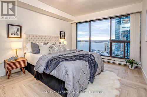 1401 - 65 Harbour Square, Toronto (Waterfront Communities), ON - Indoor Photo Showing Bedroom