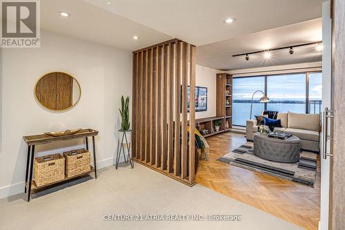 1401 - 65 Harbour Square, Toronto (Waterfront Communities), ON - Indoor