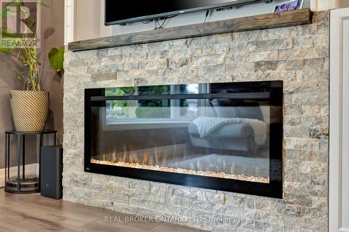 2324 Coldstream Drive, Burlington (Brant Hills), ON - Indoor With Fireplace