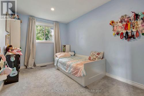 2324 Coldstream Drive, Burlington (Brant Hills), ON - Indoor Photo Showing Bedroom