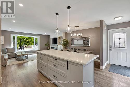 2324 Coldstream Drive, Burlington (Brant Hills), ON - Indoor