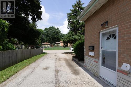 1340 Bunnell Drive, Burlington (Mountainside), ON - Outdoor