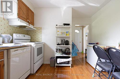 1340 Bunnell Drive, Burlington (Mountainside), ON - Indoor Photo Showing Kitchen