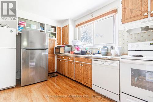 1340 Bunnell Drive, Burlington (Mountainside), ON - Indoor Photo Showing Kitchen