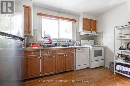 1340 Bunnell Drive, Burlington (Mountainside), ON - Indoor Photo Showing Kitchen